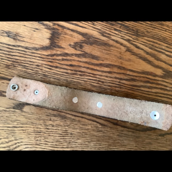 Leather cuff, up to 8’ wrist - Picture 6 of 9